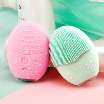 Silicone facial cleanser